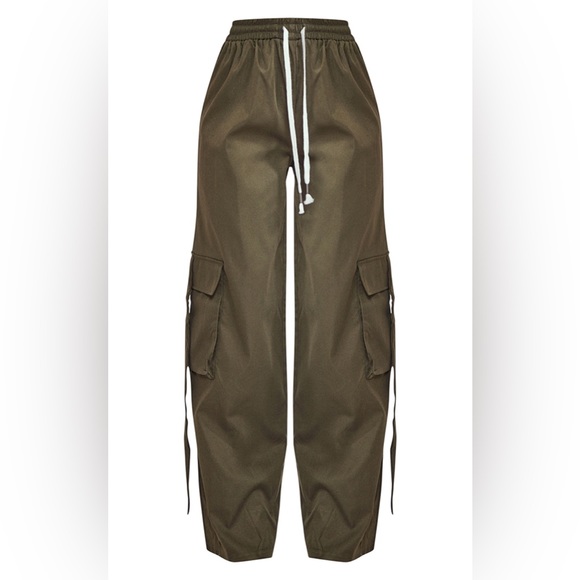 NWT Pretty Little Thing Elastic Waist Wide Leg Cargo Pants CMW2539 Olive Green - Picture 2 of 7